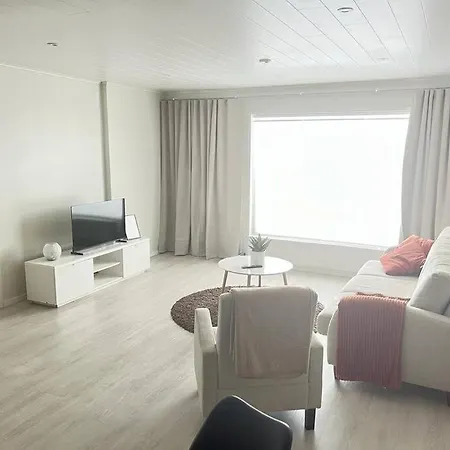 Taeysin Remontoitu Iso Kaksio.